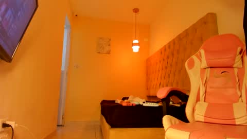 darkknightx01 online show from October 2025 01:56:01 AM