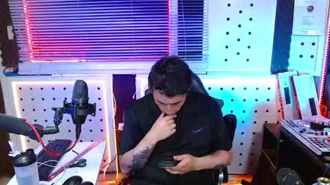 DARKO0717 online show from January 2026 02:47:02 AM