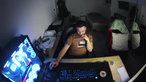 darkschneider_ online show from February 2025 11:31:01 PM