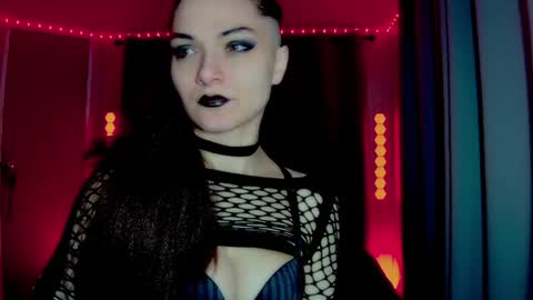 Snapshot of darkskullmistress chatting on May 2026 03:02:01 AM roseredgoddess online show from May 2026 03:02:01 AM