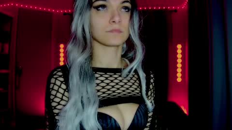 Snapshot of darkskullmistress chatting on May 2026 05:04:02 AM roseredgoddess online show from May 2026 05:04:02 AM