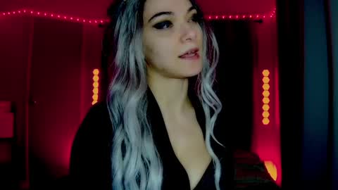 Snapshot of darkskullmistress chatting on May 2026 01:56:01 AM roseredgoddess online show from May 2026 01:56:01 AM
