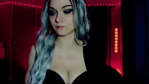 Snapshot of darkskullmistress chatting on May 2026 01:57:16 AM roseredgoddess online show from May 2026 01:57:16 AM