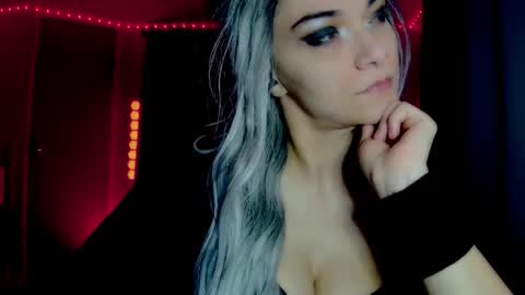 Snapshot of darkskullmistress chatting on June 2026 02:48:01 AM roseredgoddess online show from June 2026 02:48:01 AM