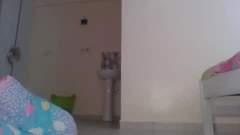 darling_dreamer2 online show from May 2026 07:05:02 AM