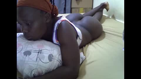 Snapshot of darling_ella chatting on October 2025 03:04:02 AM darling_ella online show from October 2025 03:04:02 AM