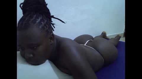 Snapshot of darling_ella chatting on February 2026 04:25:02 PM darling_ella online show from February 2026 04:25:02 PM