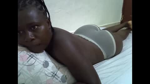 Snapshot of darling_ella chatting on February 2026 05:14:01 AM darling_ella online show from February 2026 05:14:01 AM