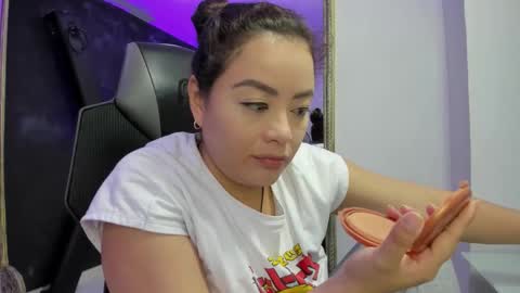 Snapshot of darlingbdsm_ chatting on January 2026 01:59:01 PM Darling online show from January 2026 01:59:01 PM