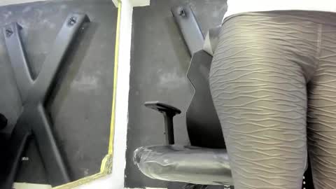 Snapshot of darlingbdsm_ chatting on February 2026 01:31:01 PM Darling online show from February 2026 01:31:01 PM