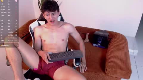 Snapshot of darrencolleen chatting on February 2026 02:06:02 AM darrencolleen online show from February 2026 02:06:02 AM