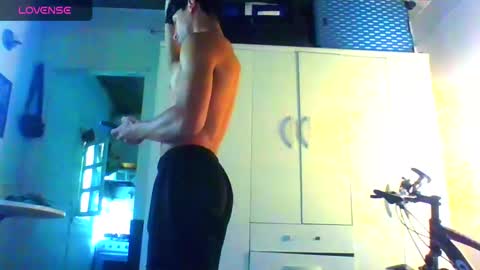 Snapshot of daryof chatting on December 2024 05:00:01 PM Daryo Franco online show from December 2024 05:00:01 PM