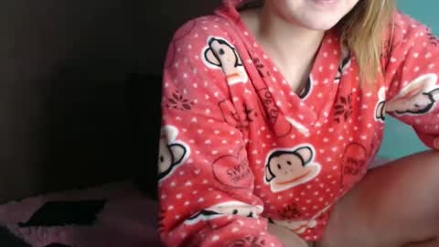 Snapshot of dasne19 chatting on December 2024 01:22:01 AM Dafne online show from December 2024 01:22:01 AM