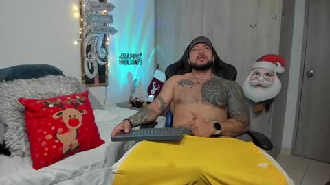 Snapshot of dave_max93 chatting on December 2024 12:29:02 AM DAVE MAX online show from December 2024 12:29:02 AM
