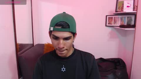 Snapshot of david_925_ chatting on November 2025 10:31:01 PM David online show from November 2025 10:31:01 PM