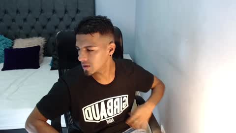 david_bandercock online show from December 2024 03:40:02 AM