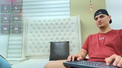 Snapshot of david_victoriaa chatting on February 2026 01:04:01 PM david_victoriaa online show from February 2026 01:04:01 PM