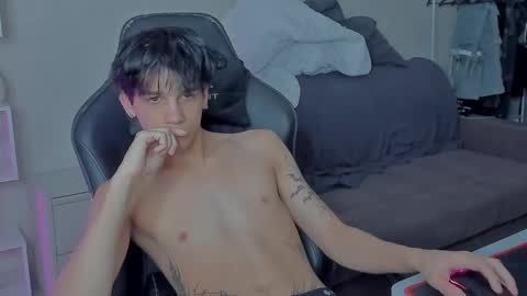 davis online show from December 2024 10:46:02 AM