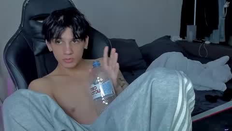 davis online show from December 2024 08:33:01 PM