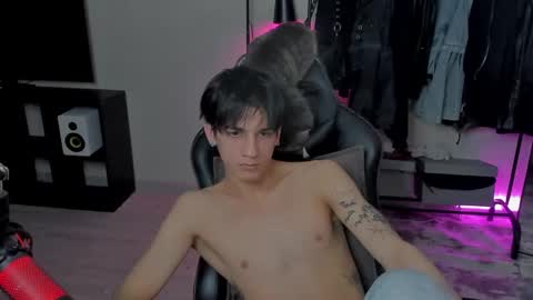 davis online show from February 2025 06:04:02 PM