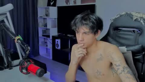 davis online show from September 2025 05:54:01 AM