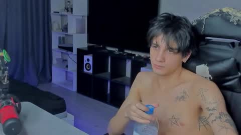 davis online show from October 2025 11:58:01 PM