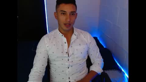 Snapshot of davixx258 chatting on February 2025 09:53:02 PM DS online show from February 2025 09:53:02 PM