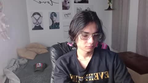 davoxer online show from November 2025 03:49:02 AM