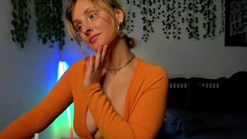 dayna_sunset online show from October 2025 03:57:02 PM