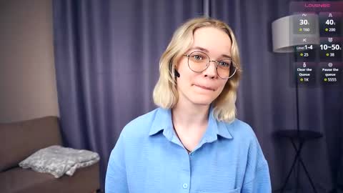 Charlie 18yo online show from September 2025 04:07:02 PM