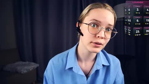 Charlie 18yo online show from September 2025 04:07:02 PM