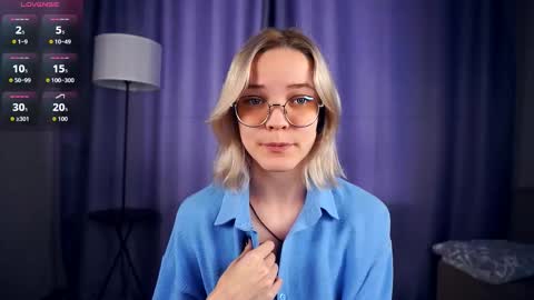 Charlie 18yo online show from September 2025 06:35:01 AM