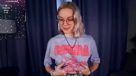 Charlie 18yo online show from October 2025 05:33:02 AM