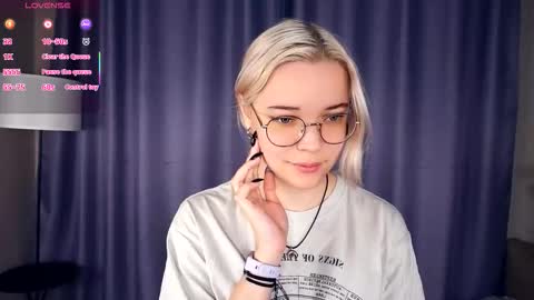 Charlie 18yo online show from November 2025 05:53:02 AM