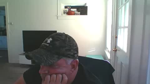 Snapshot of deano2nyc chatting on December 2024 08:07:01 PM Deano DILF online show from December 2024 08:07:01 PM