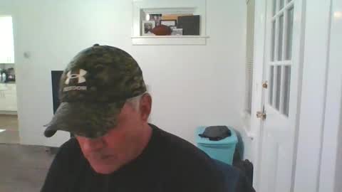 Snapshot of deano2nyc chatting on December 2024 11:10:01 PM Deano DILF online show from December 2024 11:10:01 PM