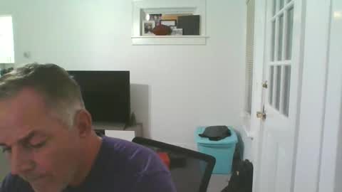 Snapshot of deano2nyc chatting on December 2024 05:09:02 AM Deano DILF online show from December 2024 05:09:02 AM