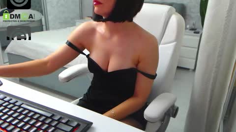 Elly online show from September 2025 09:55:01 AM