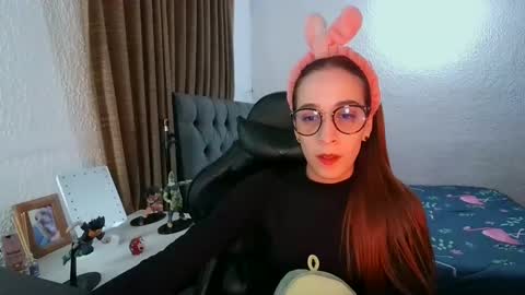 Snapshot of dear_juliet chatting on December 2024 12:51:02 AM Juliet online show from December 2024 12:51:02 AM