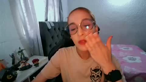 Snapshot of dear_juliet chatting on September 2025 10:00:01 PM Juliet online show from September 2025 10:00:01 PM