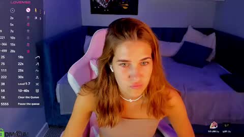 Jennifer online show from June 2026 10:38:01 PM