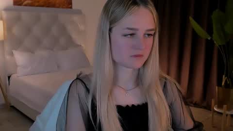 Snapshot of deboralarson chatting on October 2025 03:50:02 AM Debora online show from October 2025 03:50:02 AM