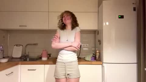 Hello My name is Sarah im new model here and little but shy. online show from January 2026 05:17:02 PM