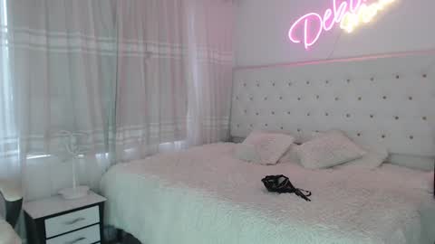 DeboraMom online show from February 2025 07:30:02 PM