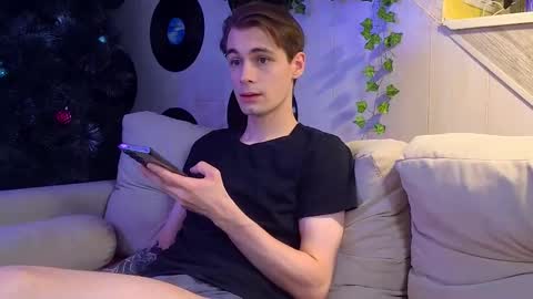 Samuel online show from December 2025 04:19:02 AM