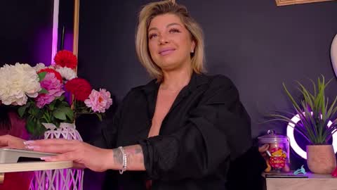 Deea online show from October 2025 07:58:01 PM