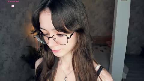 Amy online show from November 2025 07:47:01 PM