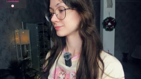 Amy online show from December 2025 07:20:01 PM