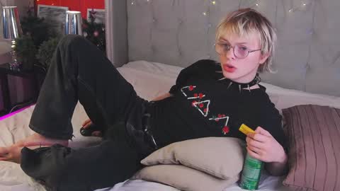 deficitt online show from December 2024 11:35:01 PM