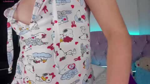 Snapshot of deisy_smith_ chatting on March 2025 12:00:01 PM Deisy online show from March 2025 12:00:01 PM